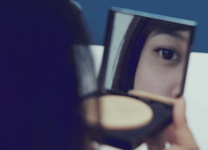 女孩的五个慢动作，邀您细细品味人物gif搞笑图片