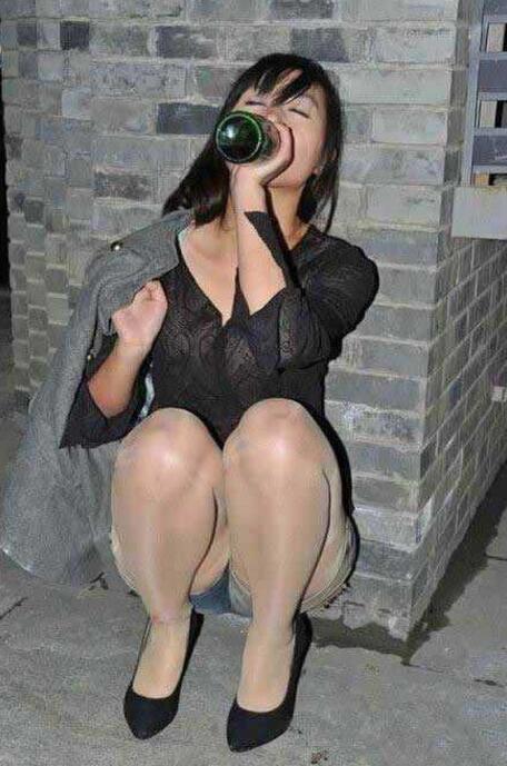 面对机会，最好的方法就是第一个冲上去人物gif搞笑图片