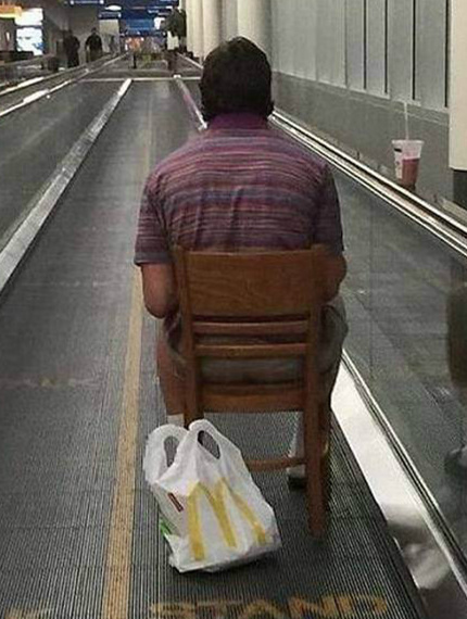 我就静静地看着你装逼人物gif搞笑图片