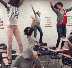 好疼！看这样子真的是忍无可忍了人物gif搞笑图片