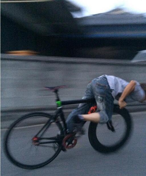 风一样的男子人物gif搞笑图片