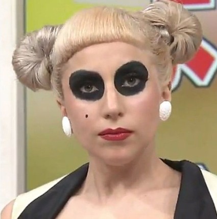 今年流行熊猫眼人物gif搞笑图片