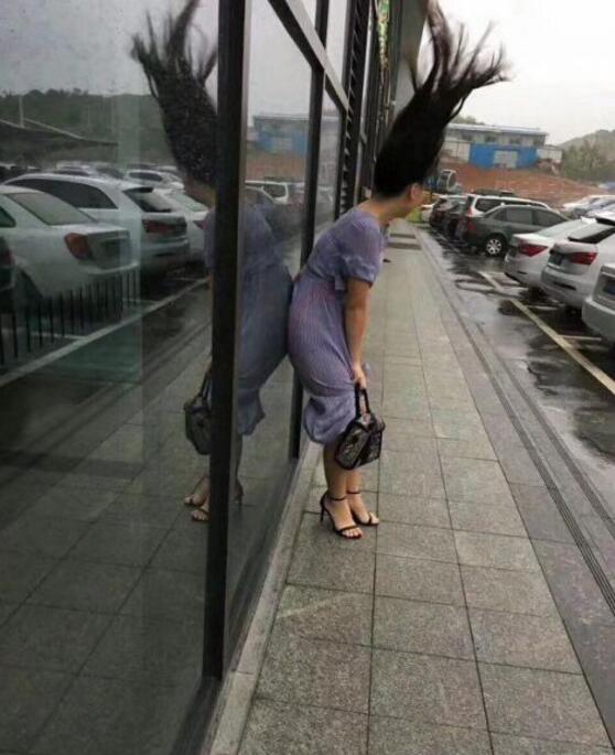 受不了这天人物gif搞笑图片