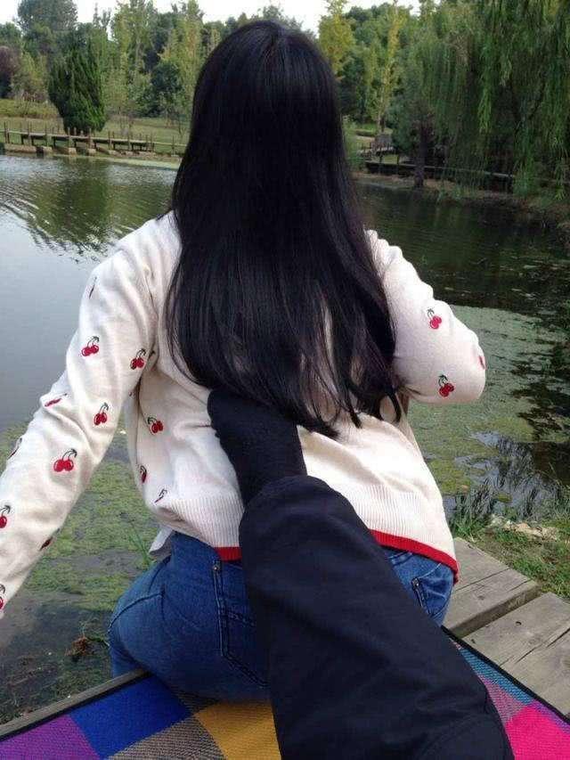 眼瞅着今天妹纸要失身，不，是湿身人物gif搞笑图片