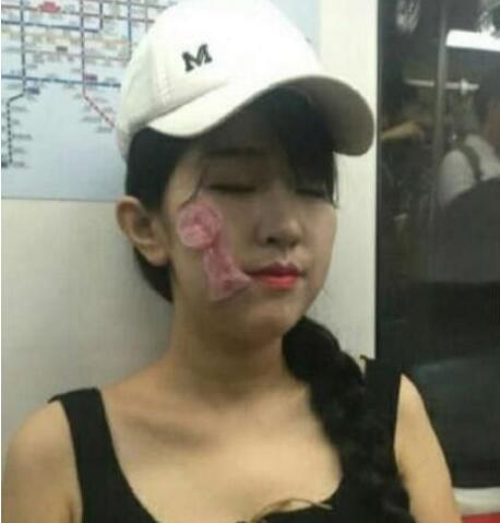 这姑娘是经历了什么人物gif搞笑图片