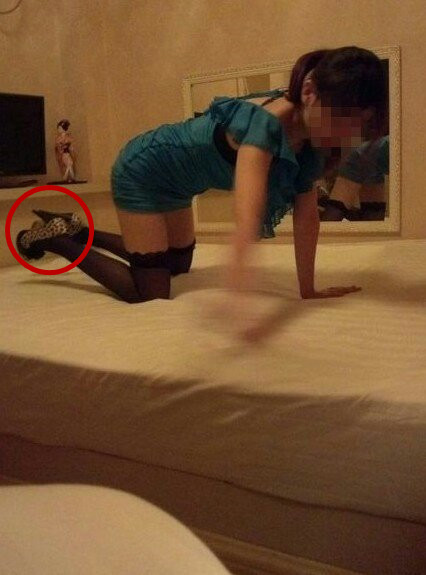 小姨子来家里住了一个晚上，又把床单弄脏了人物gif搞笑图片