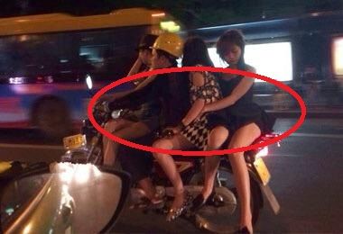 大哥大晚上的带这么多人，就不觉得危险吗人物gif搞笑图片