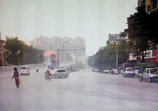 骚年没有那技术，就不要装了~人物gif搞笑图片