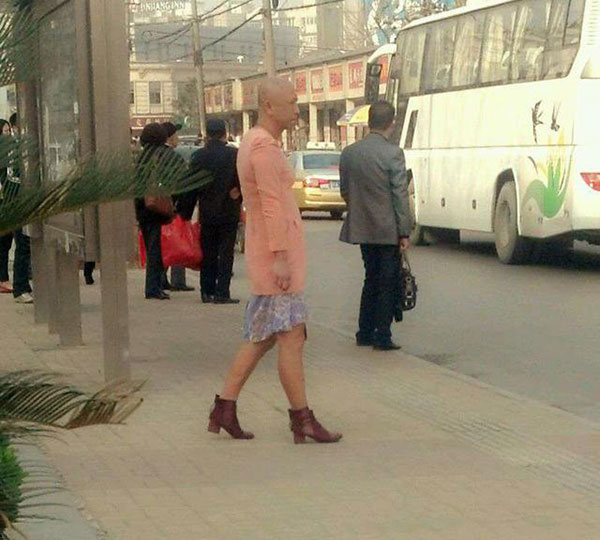 毁三观的人还真是多啊人物gif搞笑图片