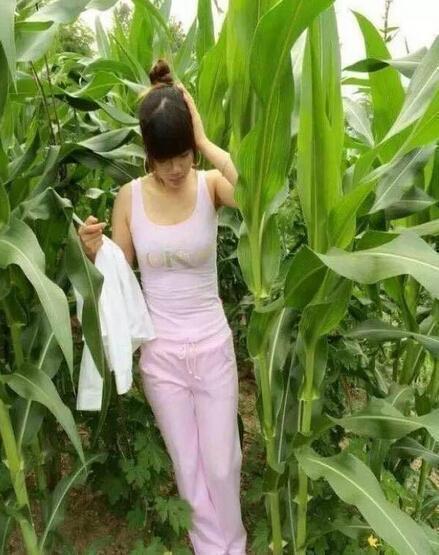 今天妹纸是第一次下田人物gif搞笑图片