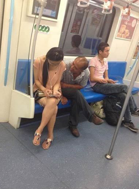 大爷你干啥呢人物gif搞笑图片