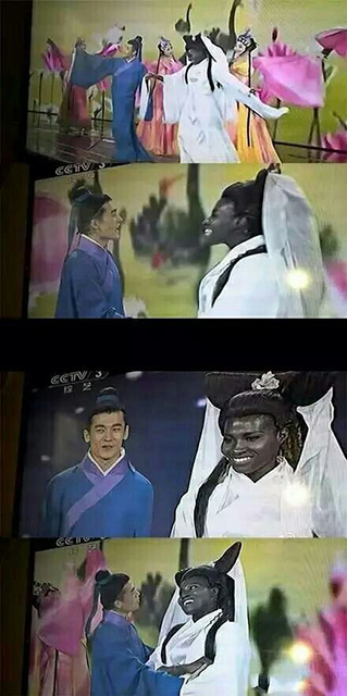 据说白娘子因为秀恩爱被雷劈了，看来是真的人物gif搞笑图片