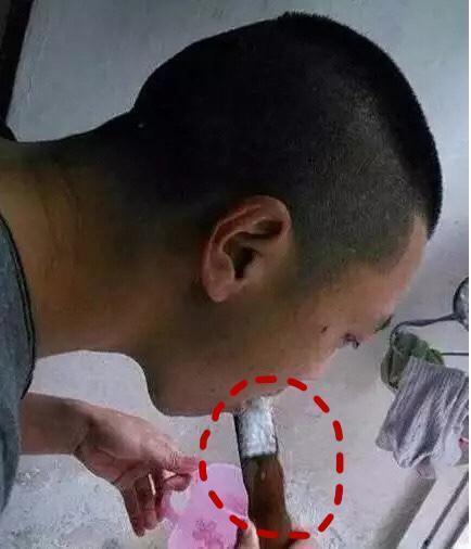 小哥，你的牙刷肿么了人物gif搞笑图片