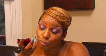 当你妈发来很多条长串语音时人物gif搞笑图片