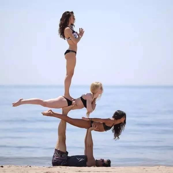 如果我有三个老婆我也可以这样玩人物gif搞笑图片