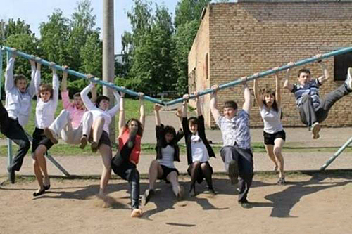 用生命在撒欢的少男少女们人物gif搞笑图片