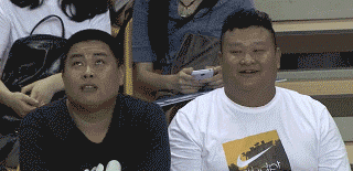 控制不住内心的感情人物gif搞笑图片