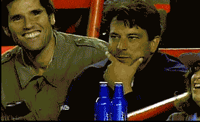 左一你的笑容好坚定人物gif搞笑图片