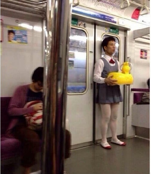 哥你这样做地铁真的好么人物gif搞笑图片