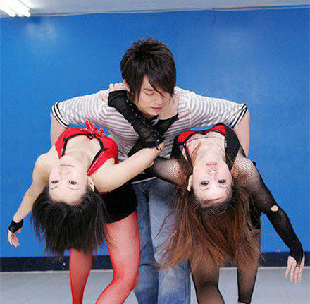 不知道看那个比较好！有老司机能告诉我一下么？人物gif搞笑图片