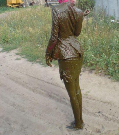 媳妇刚捞上来还能要吗？人物gif搞笑图片