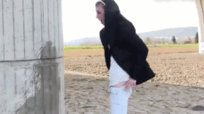 我媳妇会这手绝活儿人物gif搞笑图片