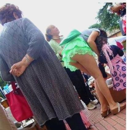 姑娘，你走光了知道吗？人物gif搞笑图片