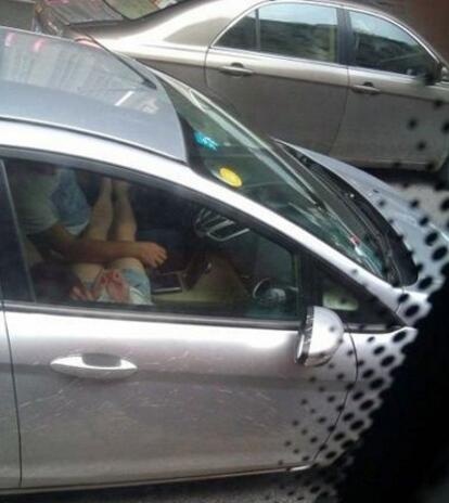 这样开车才有动力人物gif搞笑图片