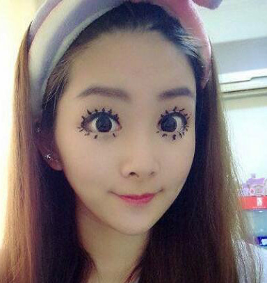 看我的卡姿兰大眼睛人物gif搞笑图片