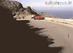 当热心肠的黑人小伙遇到正在路边锻炼身体的大叔时......人物gif搞笑图片