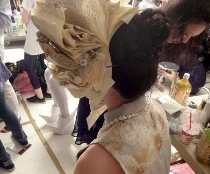 原来书本还能这么玩人物gif搞笑图片