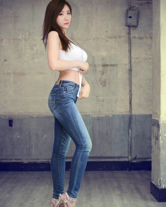 动不动就自拍人物gif搞笑图片