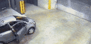 哥们，我总觉得你哪里有点问题人物gif搞笑图片