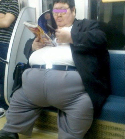 亲，你还能再胖点么？人物gif搞笑图片