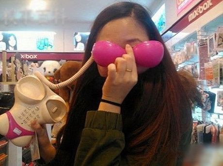 妹子，这样是不会变成咸蛋超人的人物gif搞笑图片