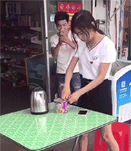 来啊，互相伤害啊人物gif搞笑图片