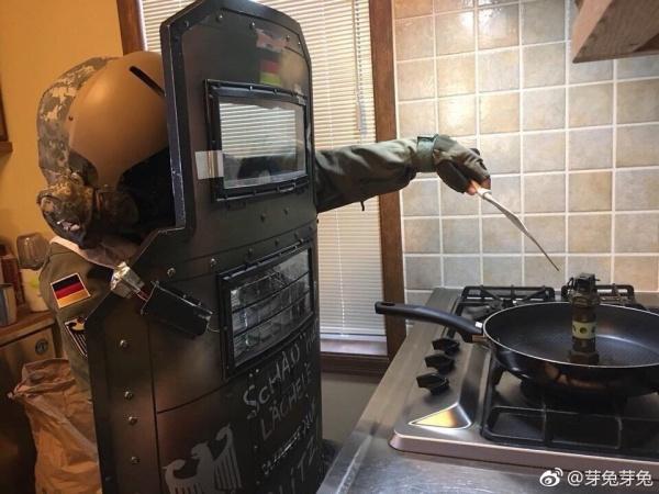 男人做饭人物gif搞笑图片