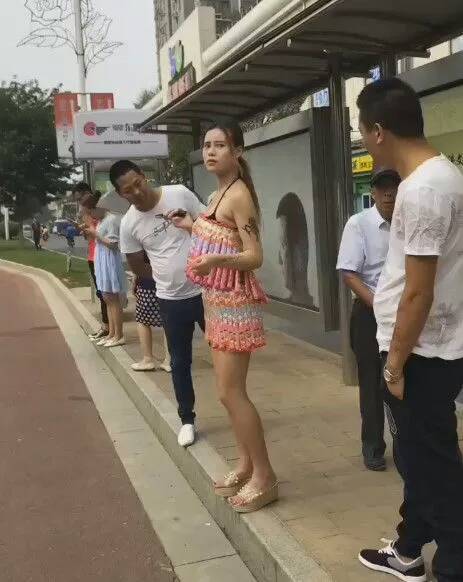 这小姐姐怎么这么眼熟人物gif搞笑图片