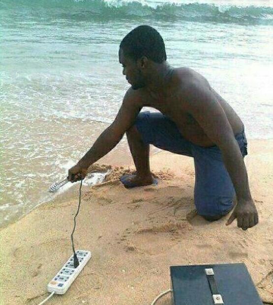 热下洗澡水人物gif搞笑图片