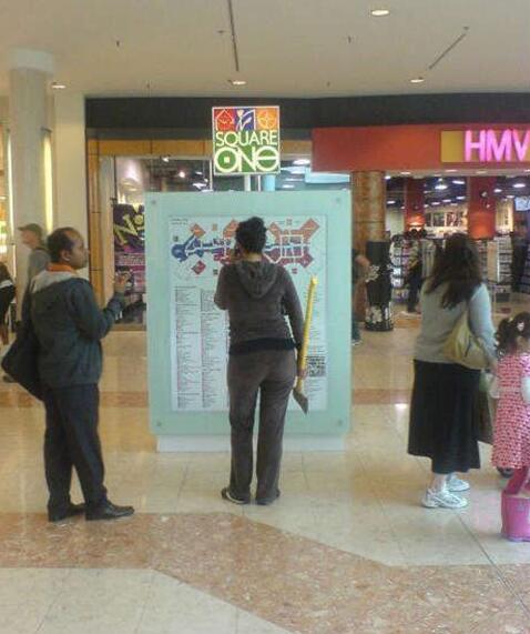 喂，老公，你在哪里？人物gif搞笑图片