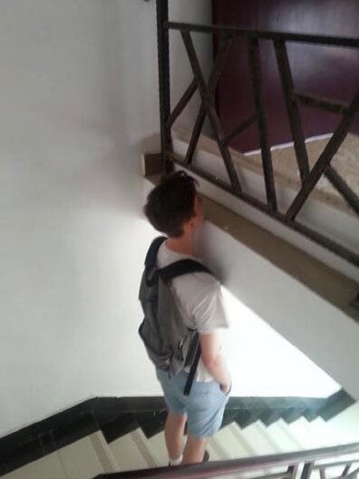 太高是一种怎样的体验人物gif搞笑图片