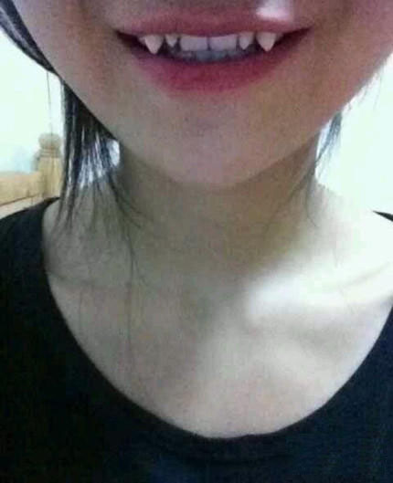 这才是真正的虎牙人物gif搞笑图片