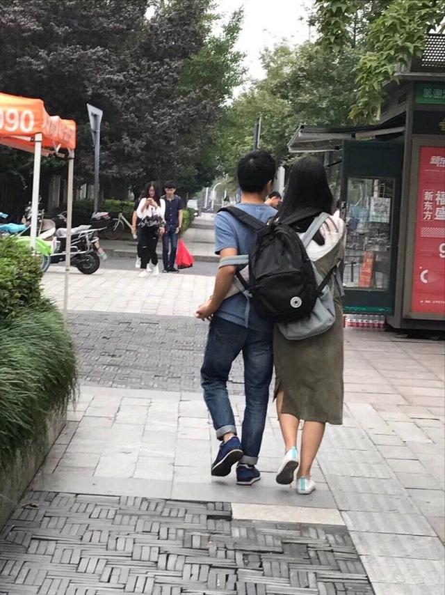 学生时代的爱情人物gif搞笑图片