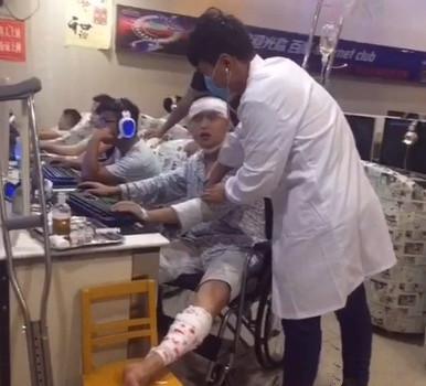 不抛弃队友人物gif搞笑图片