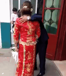 新郎你的体力不足啊人物gif搞笑图片