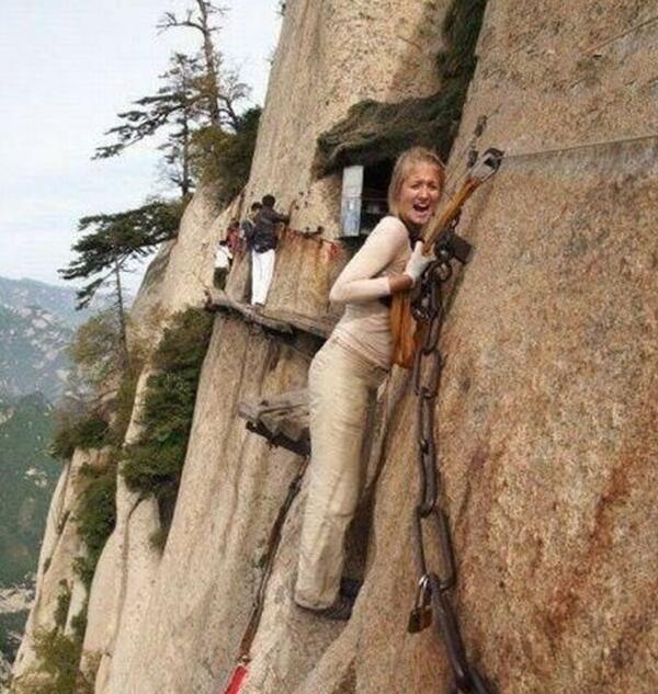 害怕了吧，晚了人物gif搞笑图片