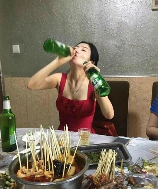 好像挺好吃的人物gif搞笑图片