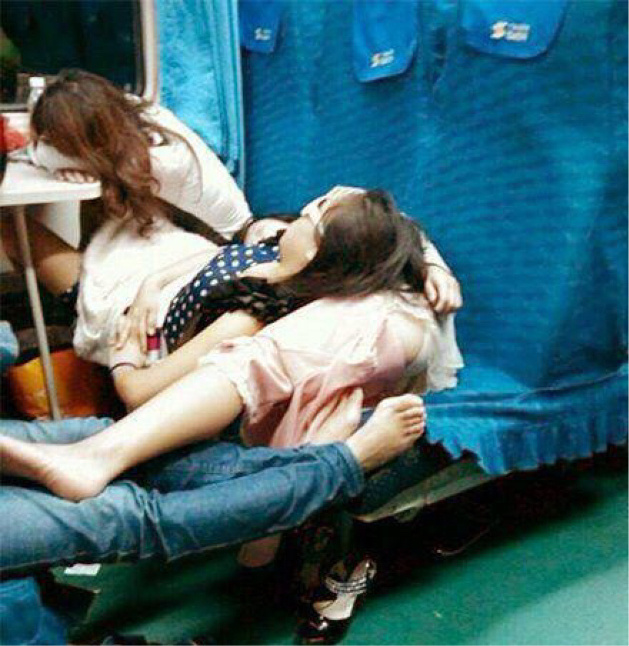 一个组合，缺一不可人物gif搞笑图片