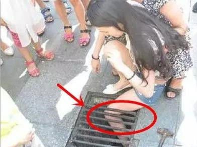 这二货媳妇儿，每次出门都要成焦点人物gif搞笑图片