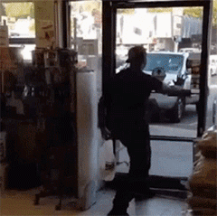 老外的中二病已经到了晚期了人物gif搞笑图片